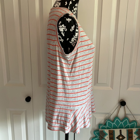 Cabi gray with orange sleeveless tank with rounded neck and peplum bottom. - Picture 4 of 12
